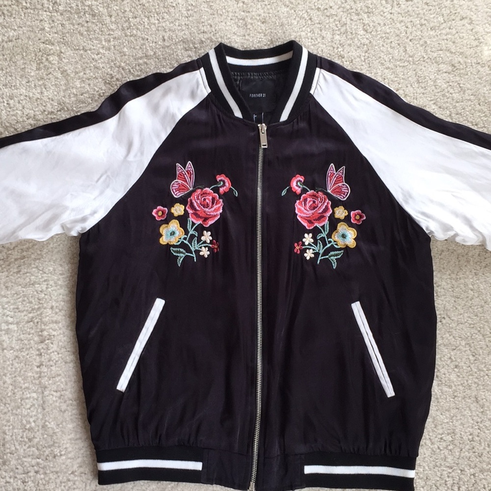 💗SOLD💗 Floral Print Satin Bomber Jacket - Picture 4 of 8